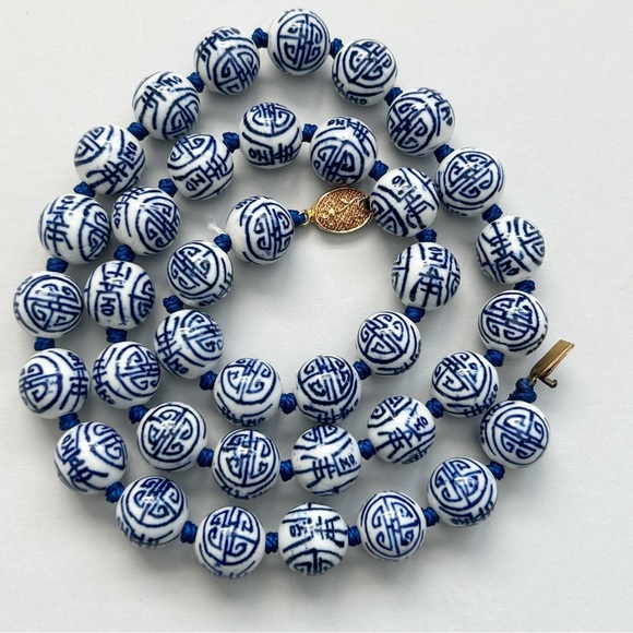 Vintage Chinese Blue White Longevity Porcelain Bead Necklace - Picture 8 of 11